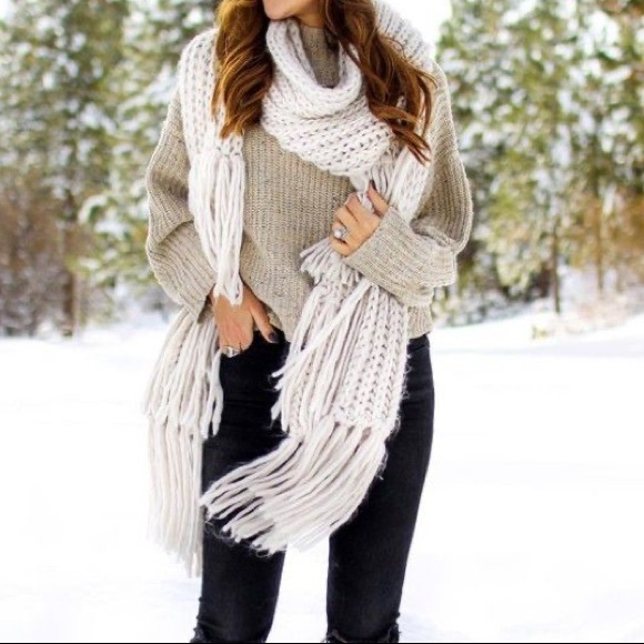 Accessories - Thick warm White knit winter Scarf